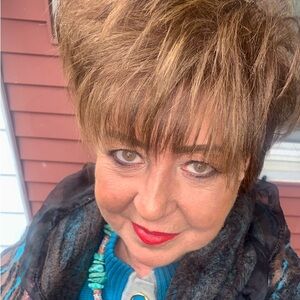 Meet your Posher, Gina